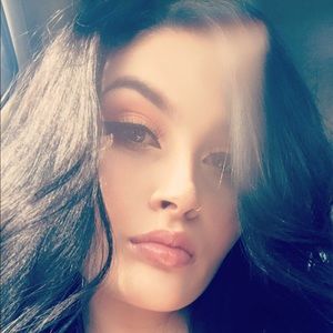 Meet your Posher, Huda